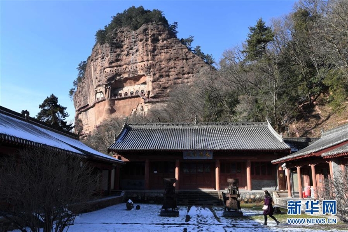 （社会）（1）雪后初晴麦积山