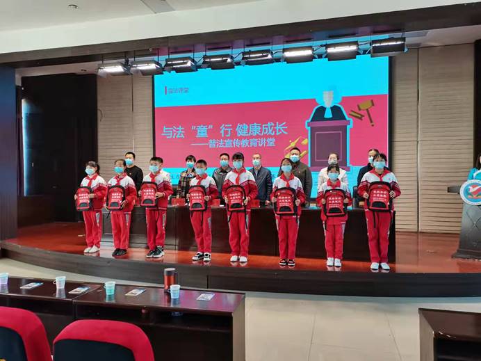 说明: 说明: C:\Users\lenovo6\Desktop\赛罕区反邪教协会送法进校园活动\微信图片_20211027090638.jpg