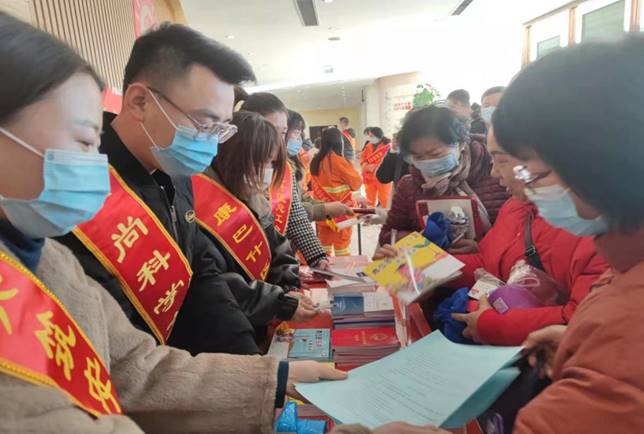 说明: E:\反邪教工作\2021年反邪教工作\6.12.4宪法宣传周\微信图片_202112031048053.jpg微信图片_202112031048053